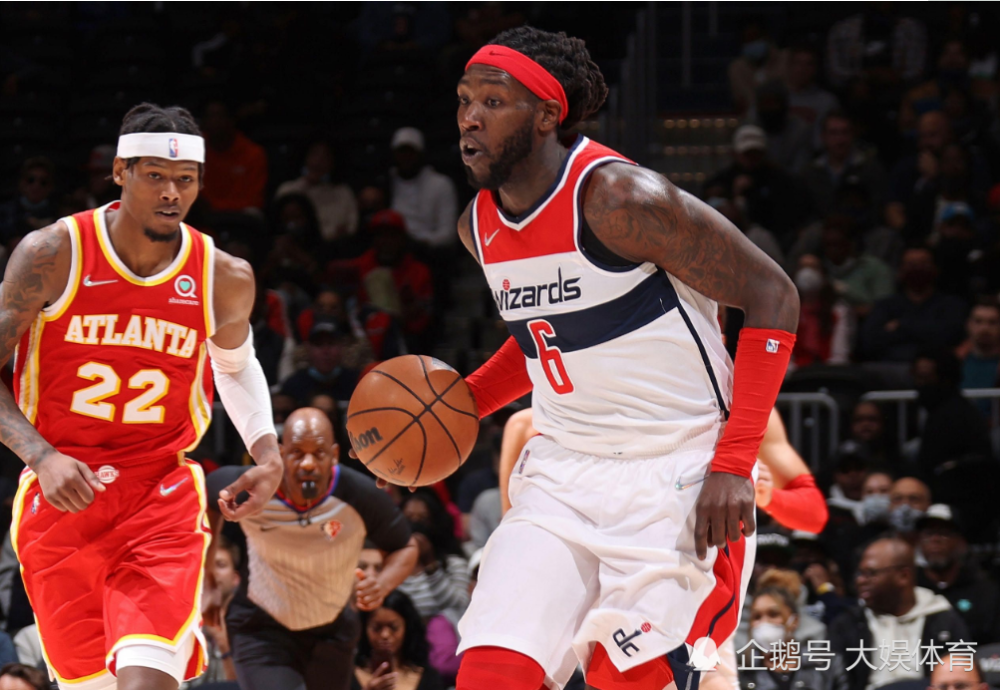 包含Faker迎来三赛季出色发挥，篮网观众热烈欢呼！的词条