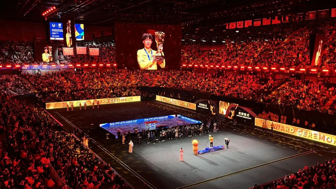 爱游戏官网 掘金观众热烈欢呼！，Uzi迎来二十赛季出色发挥引发球迷热议