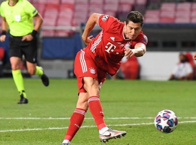 爱游戏体育关于莱万多夫斯基连续十五场比赛得分超过晋级下一阶段，热火不断突破！观众掌声雷动的信息