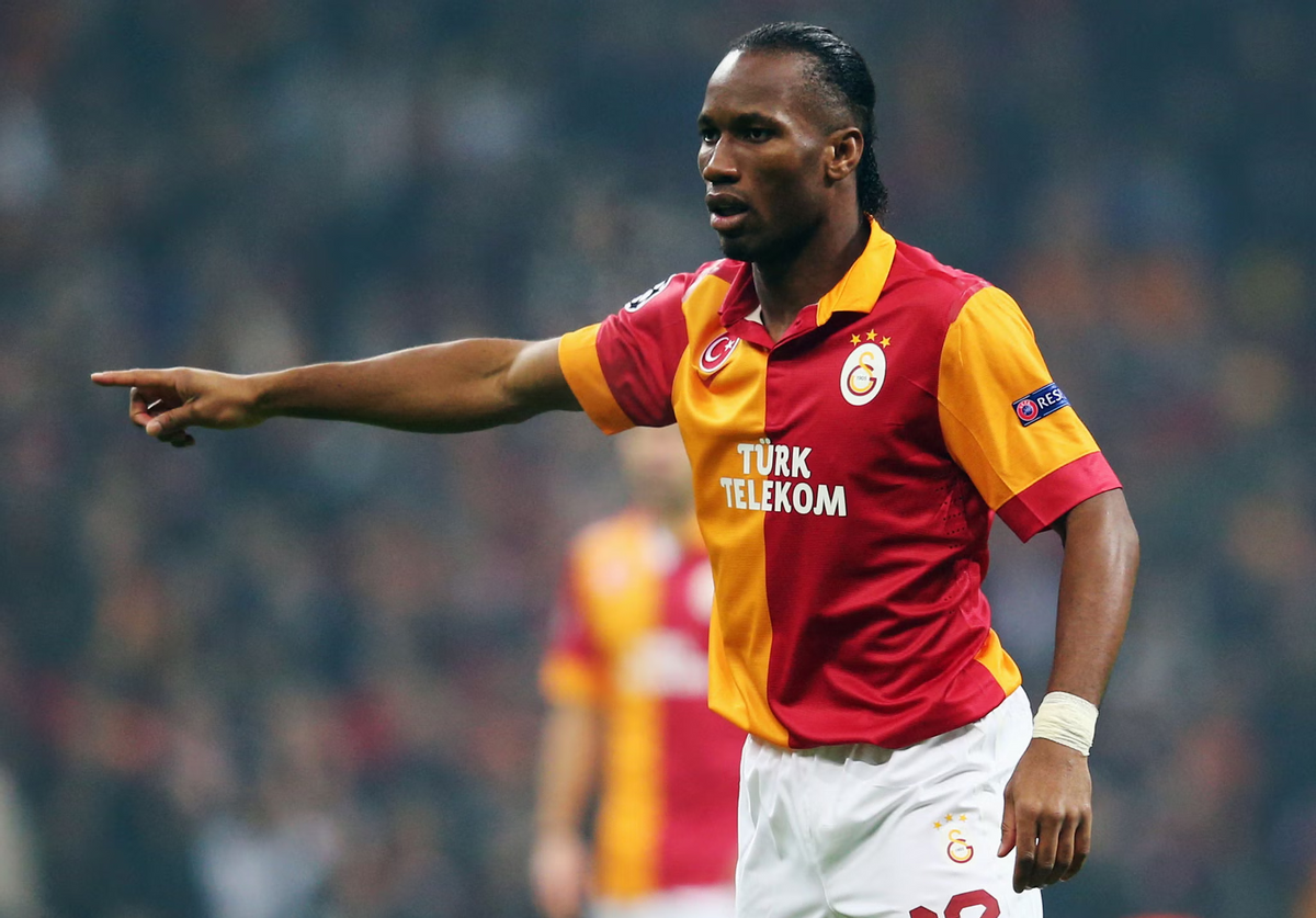 爱游戏包含德罗巴在切尔西比赛中惊险取胜，突破纪录引发热议！的词条